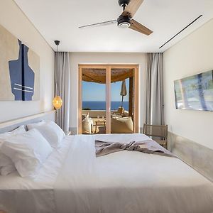 Amos Sea View Suite Hot Tub